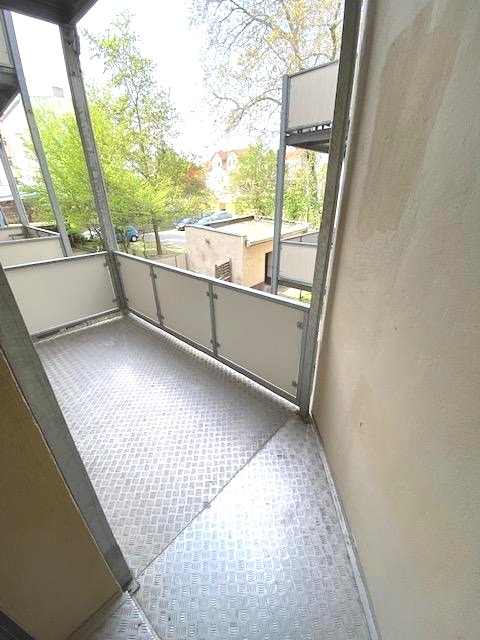 Preiswerte schöne 3-R-Wohnung in MD.-Sudenburg  im 3.OG mit Balkon. EBK.ca.62 m²  zu vermieten .