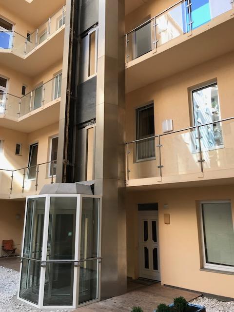 Stilvolle 2-R-Wohnung-Maisonette  im 1.OG BLK. ca.65m² in MD.           Schleinufer zu vermieten.