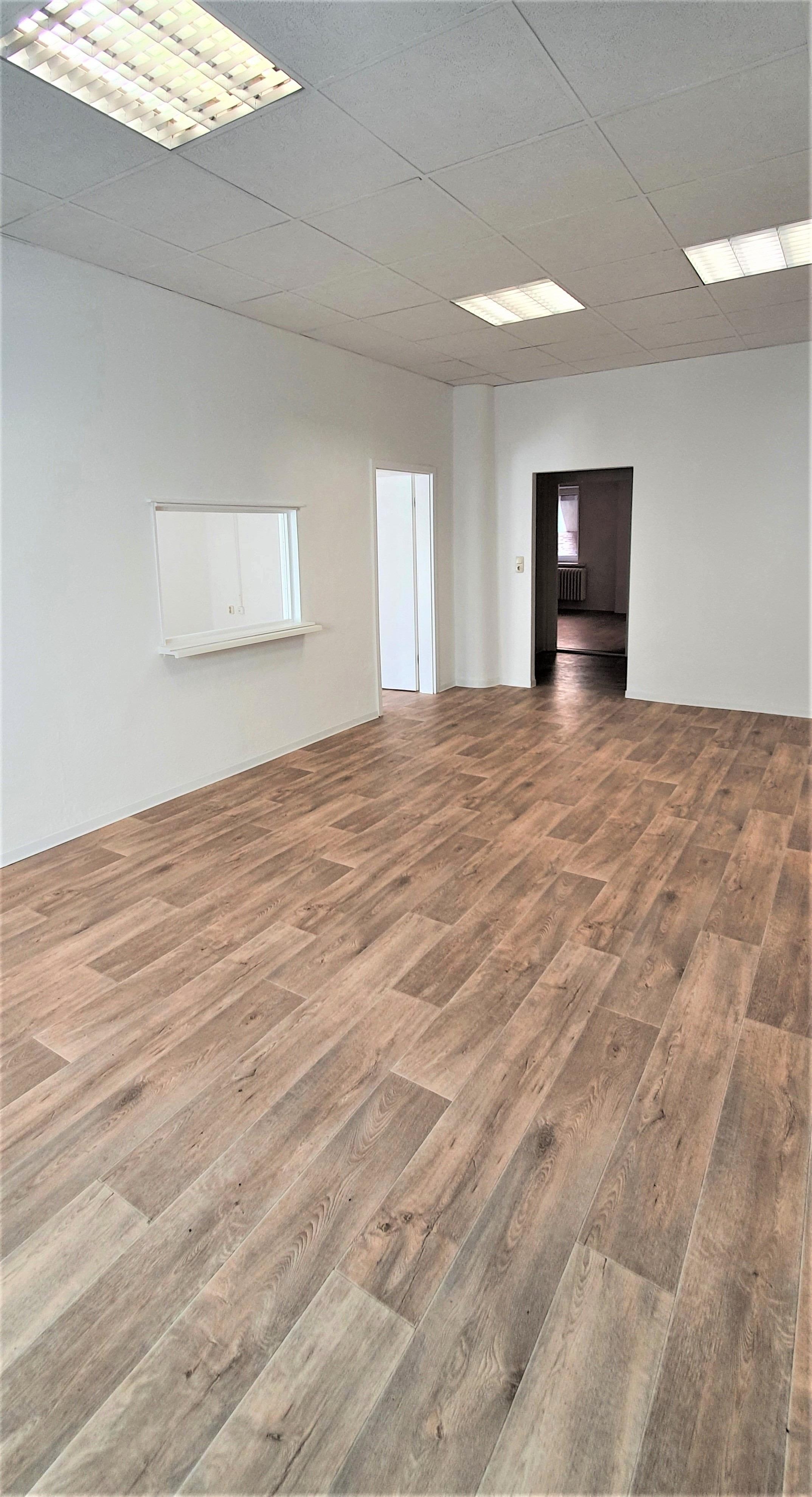 SIE SUCHEN WIR HABEN, Preiswerte helle freundliche  Gewerberäume ca.206m² zu vermieten !