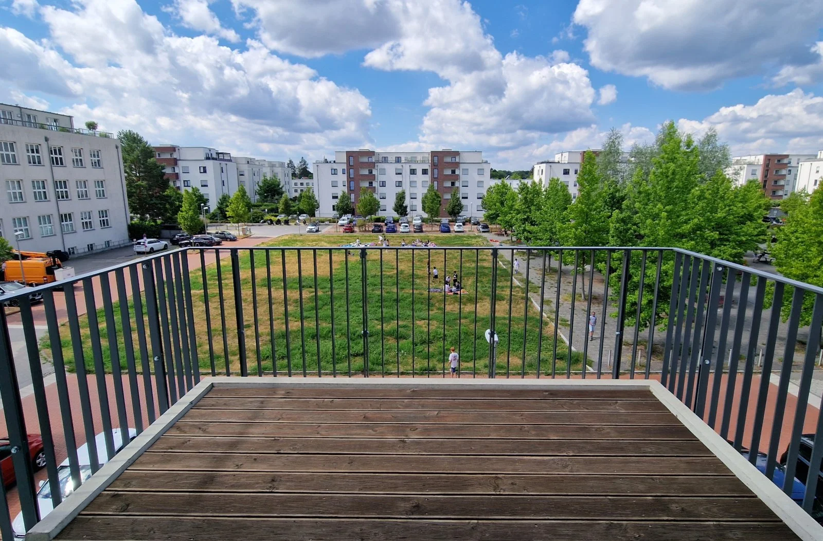 ERSTBEZUG - Neubauwohnung mit EBK und TG-Stellplatz!